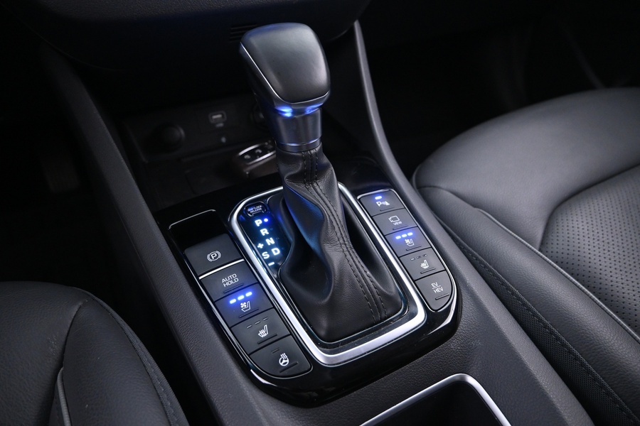 Hyundai IONIQ plug-in vaihtoauto