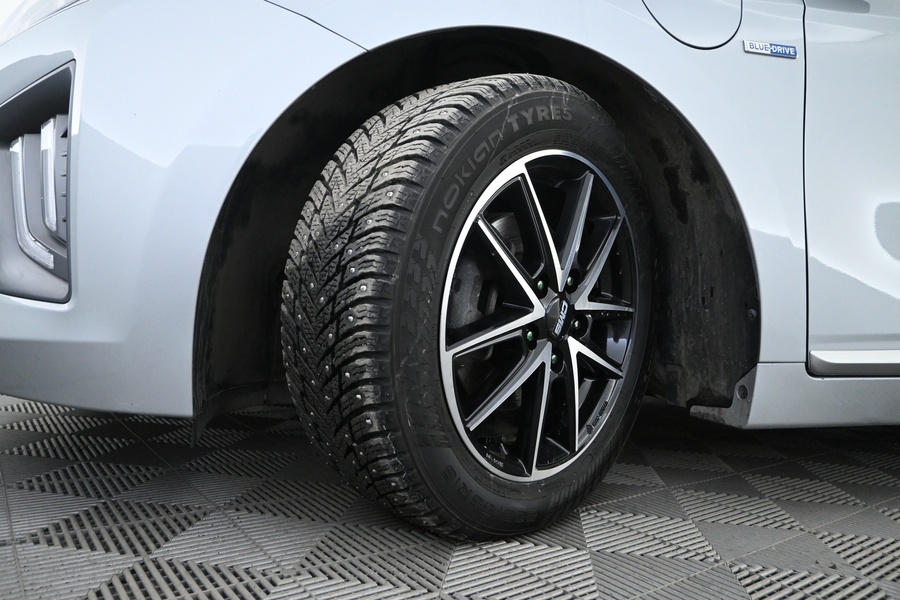 Hyundai IONIQ plug-in vaihtoauto