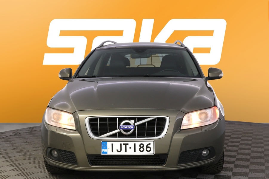 Volvo V70 vaihtoauto