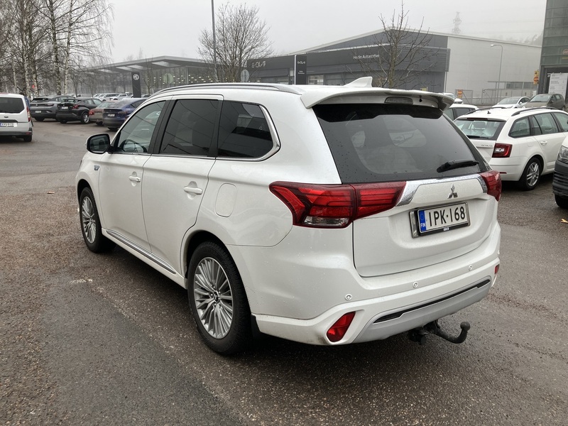 Mitsubishi Outlander PHEV vaihtoauto