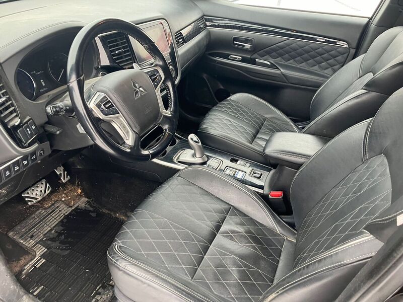 Mitsubishi Outlander PHEV vaihtoauto