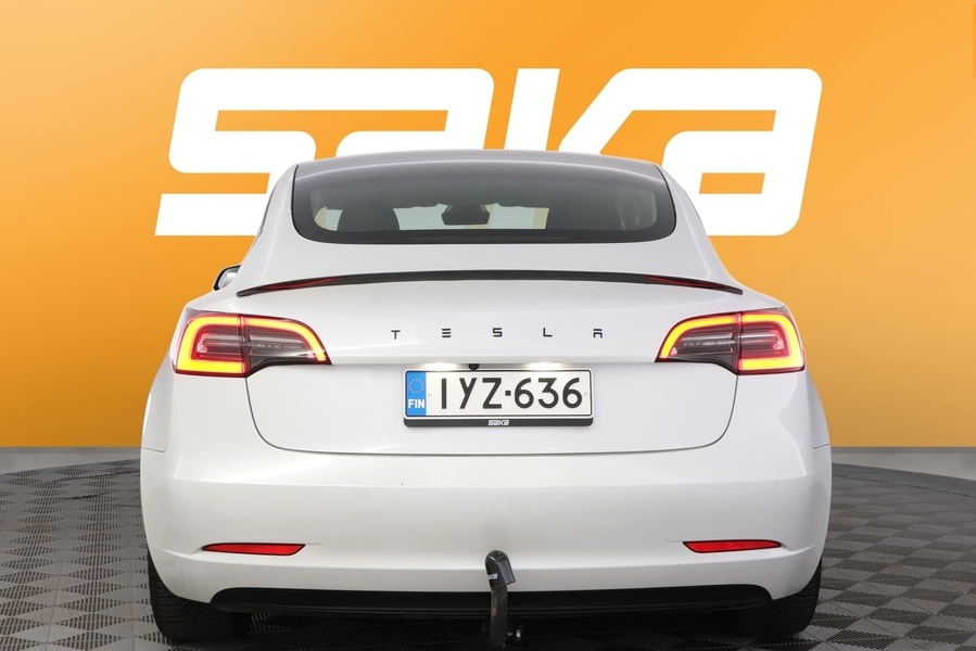 Tesla Model 3 vaihtoauto