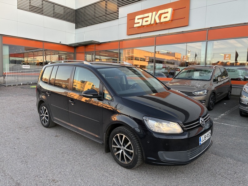 Volkswagen Touran vaihtoauto