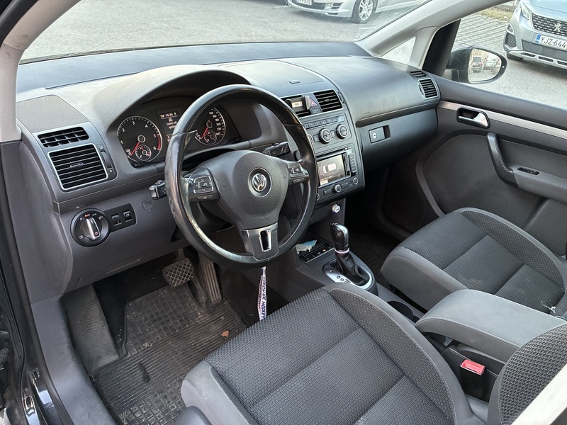 Volkswagen Touran vaihtoauto