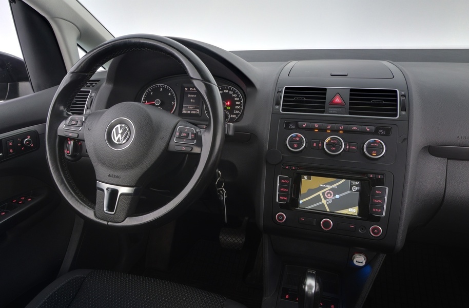 Volkswagen Touran vaihtoauto