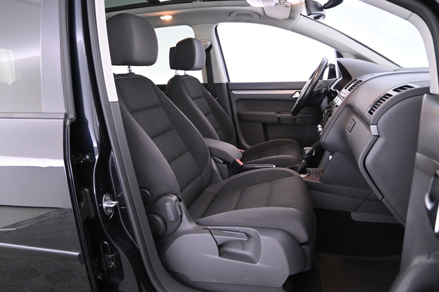 Volkswagen Touran vaihtoauto