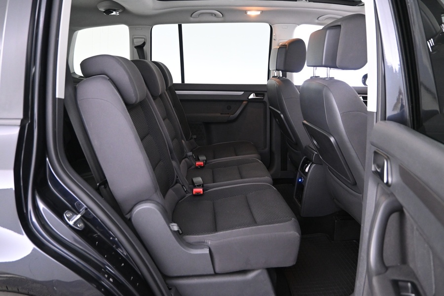 Volkswagen Touran vaihtoauto