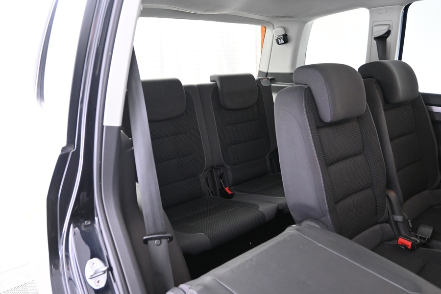 Volkswagen Touran vaihtoauto