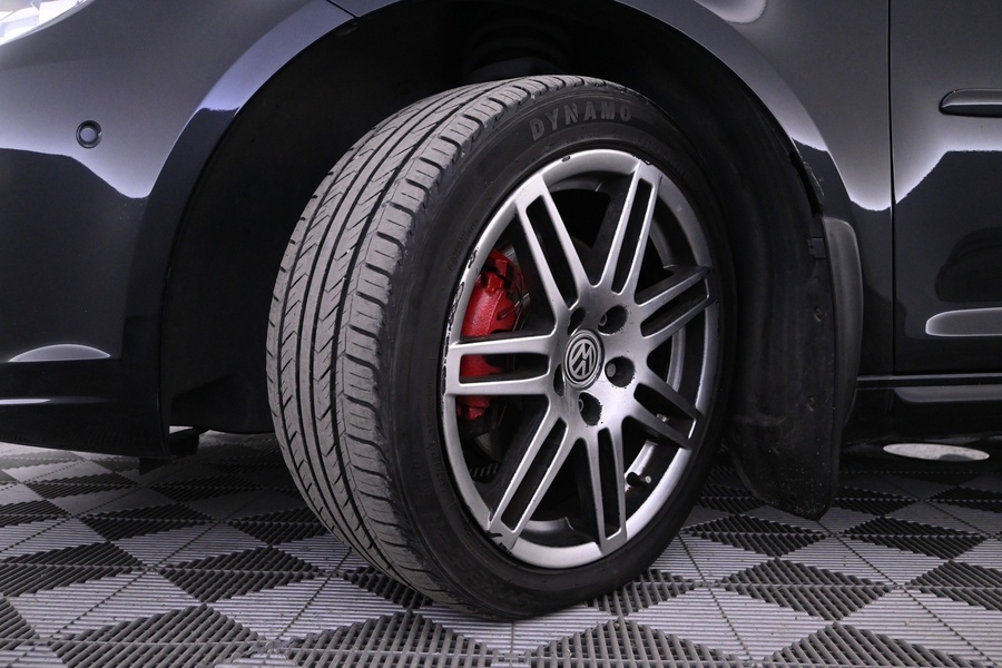 Volkswagen Touran vaihtoauto