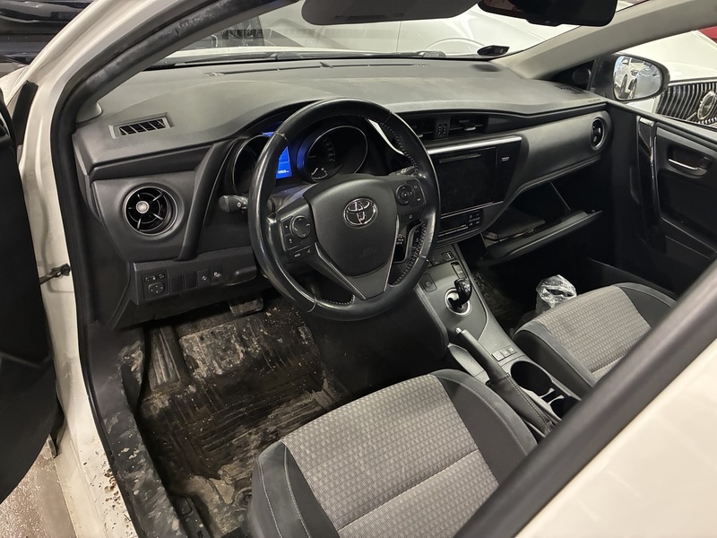 Toyota Auris vaihtoauto