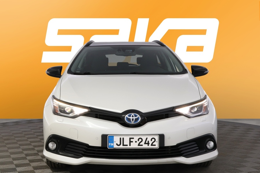 Toyota Auris vaihtoauto