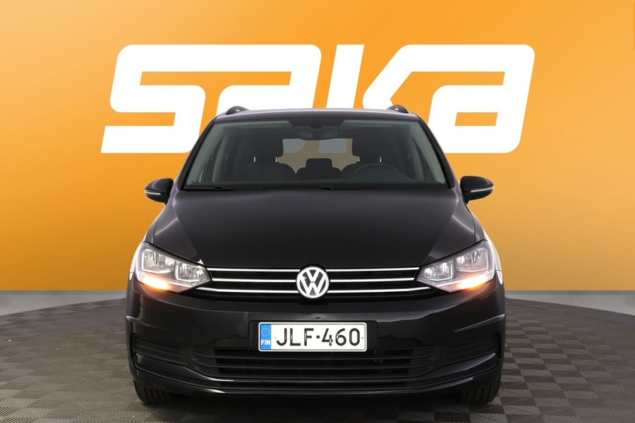 Volkswagen Touran vaihtoauto