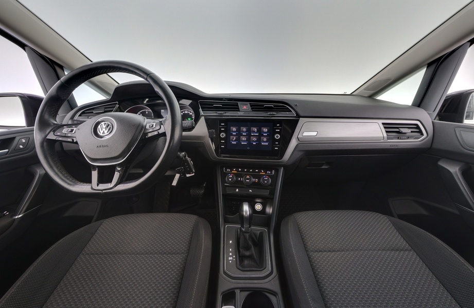 Volkswagen Touran vaihtoauto