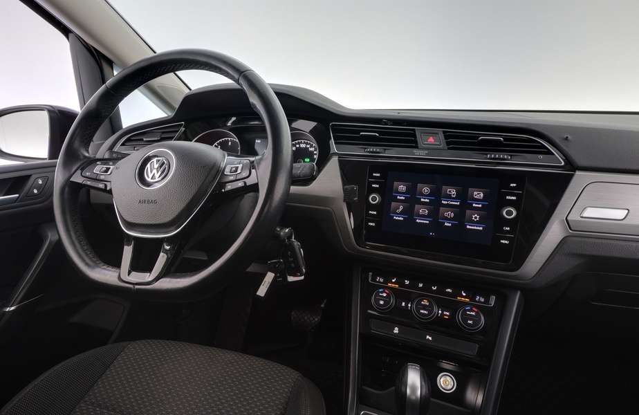 Volkswagen Touran vaihtoauto