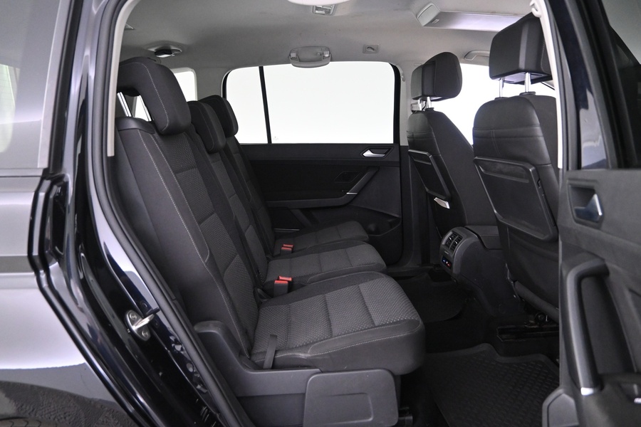 Volkswagen Touran vaihtoauto