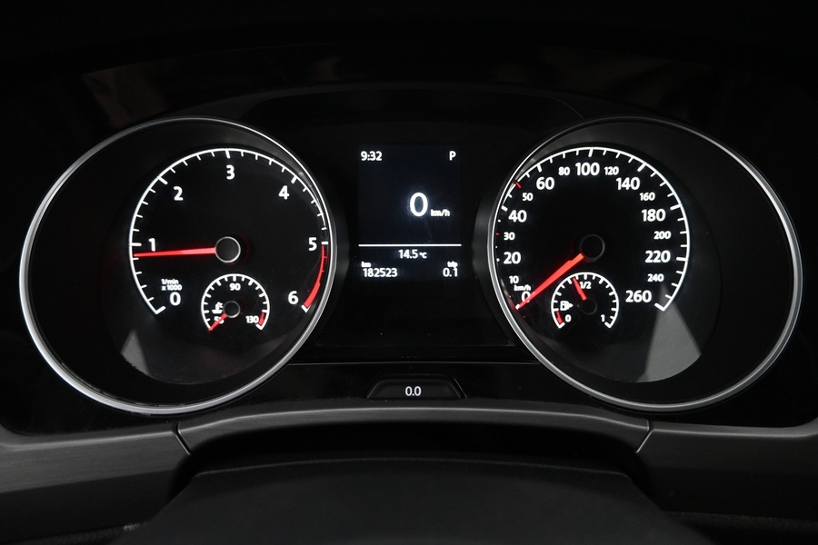 Volkswagen Touran vaihtoauto