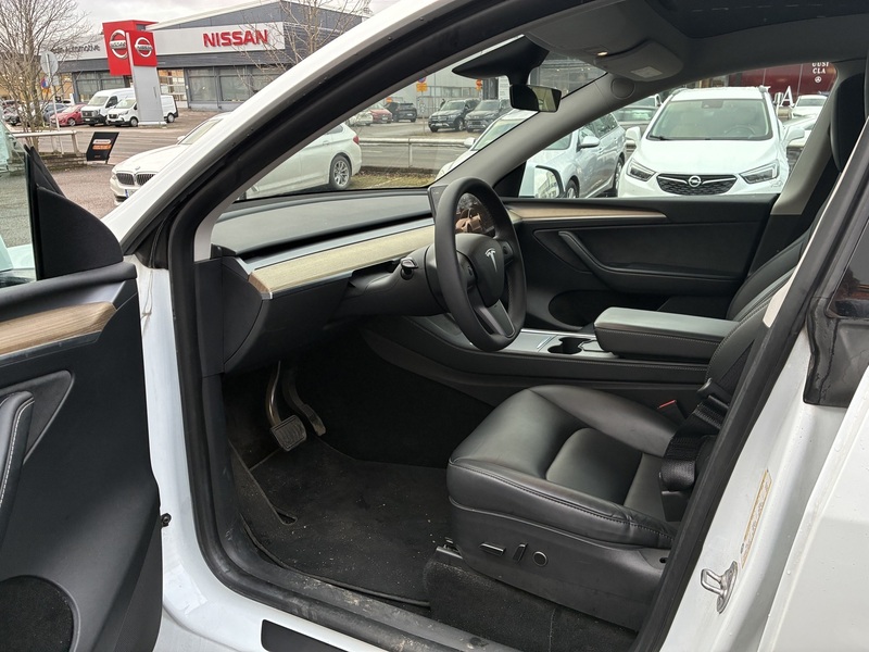 Tesla Model Y vaihtoauto