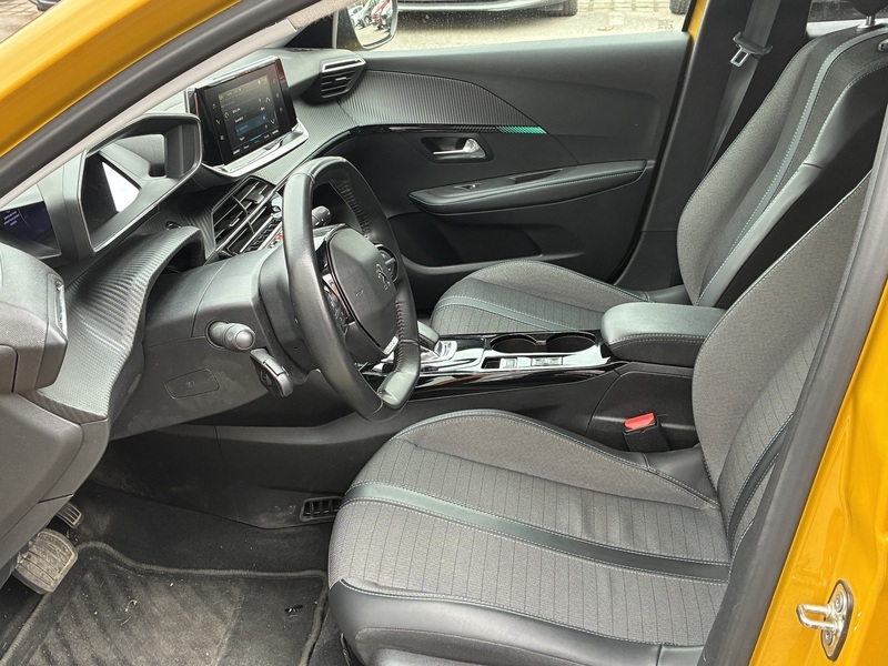 Peugeot e-208 vaihtoauto