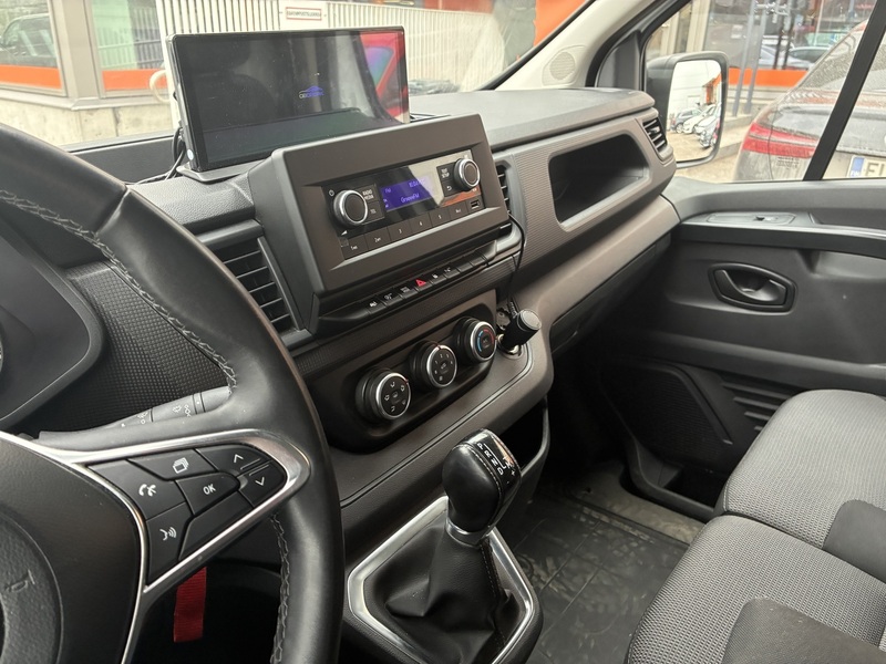 Nissan Primastar vaihtoauto