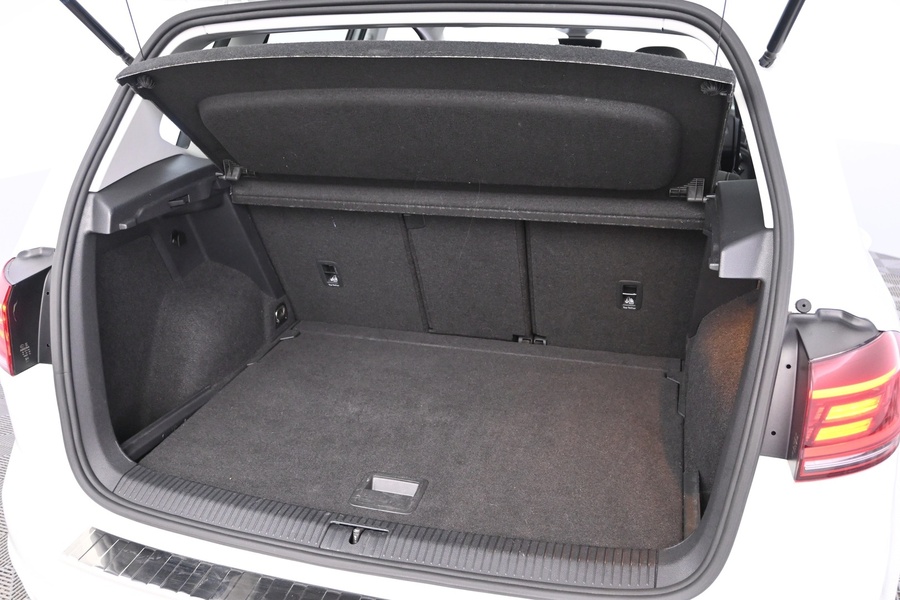 Volkswagen Golf Sportsvan vaihtoauto