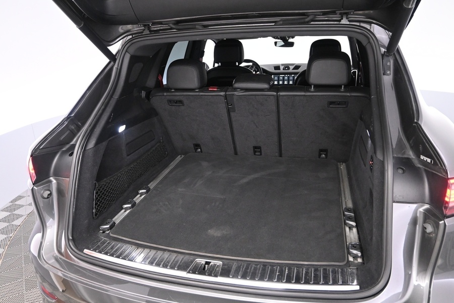 Porsche Cayenne vaihtoauto