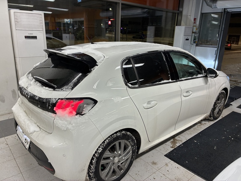 Peugeot 208 vaihtoauto