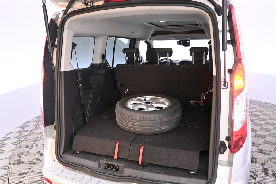 Ford Grand Tourneo Connect vaihtoauto