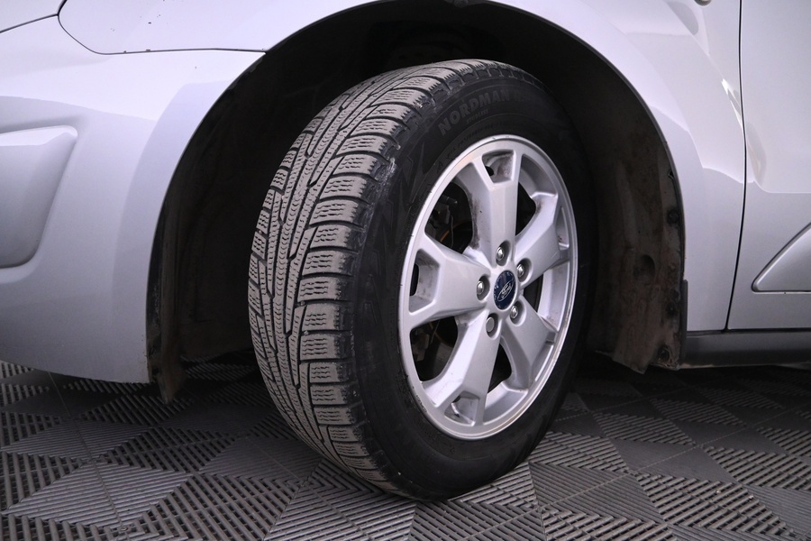 Ford Grand Tourneo Connect vaihtoauto