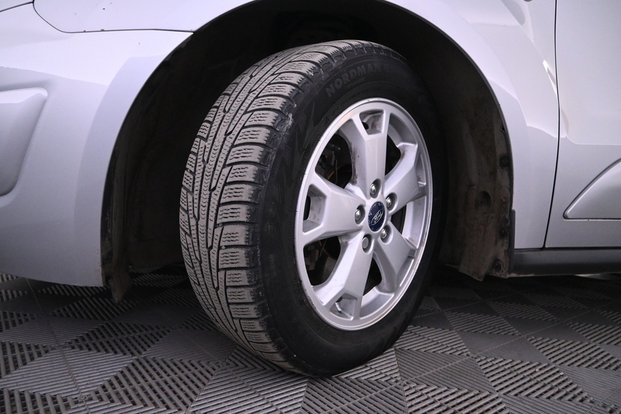 Ford Grand Tourneo Connect vaihtoauto