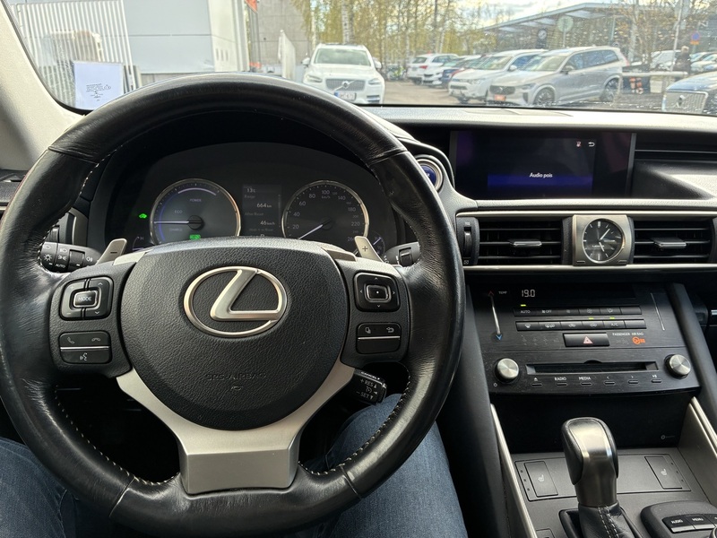 Lexus IS vaihtoauto