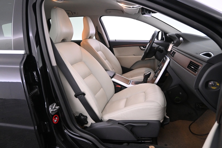 Volvo V70 vaihtoauto