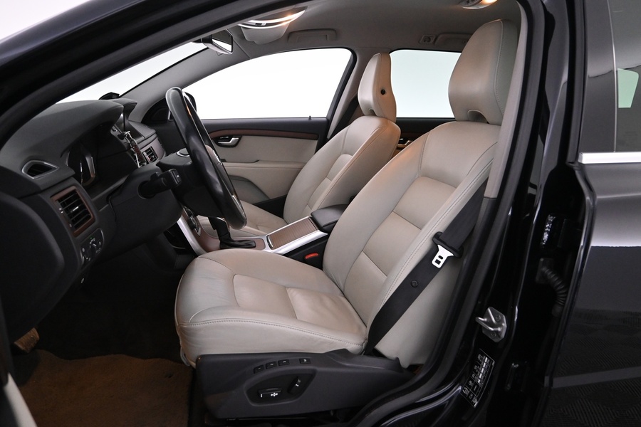 Volvo V70 vaihtoauto