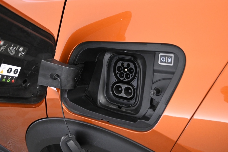 Peugeot e-2008 vaihtoauto