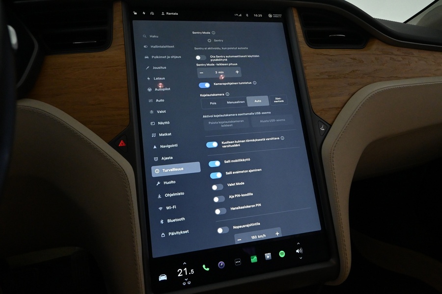 Tesla Model S vaihtoauto