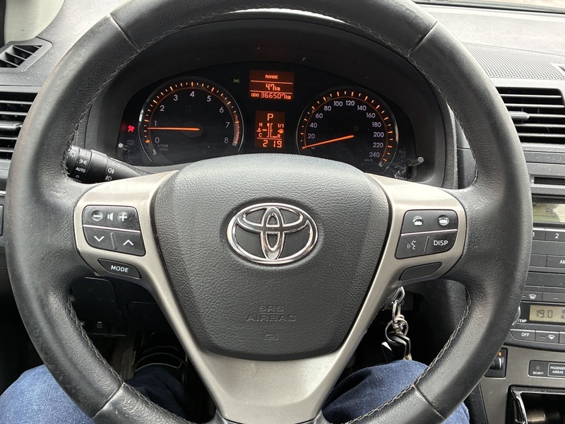 Toyota Avensis vaihtoauto