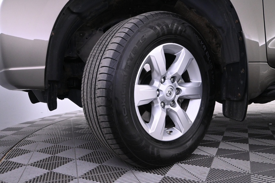 Toyota Land Cruiser vaihtoauto