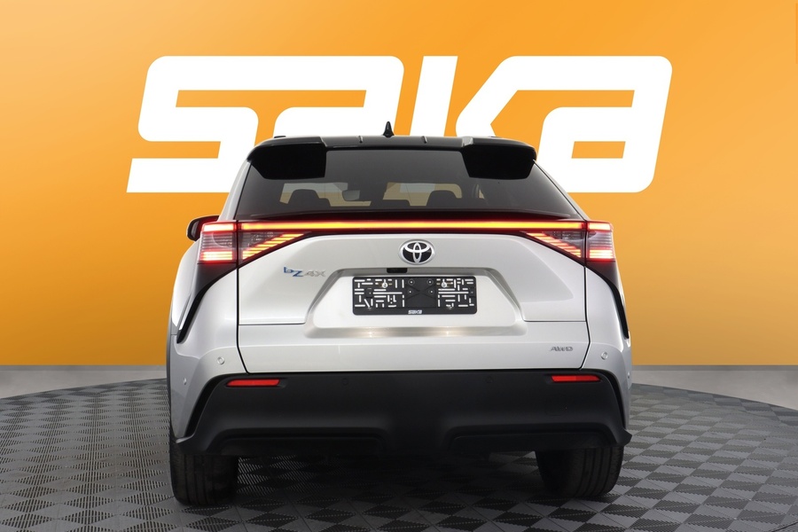 Toyota bZ4X vaihtoauto