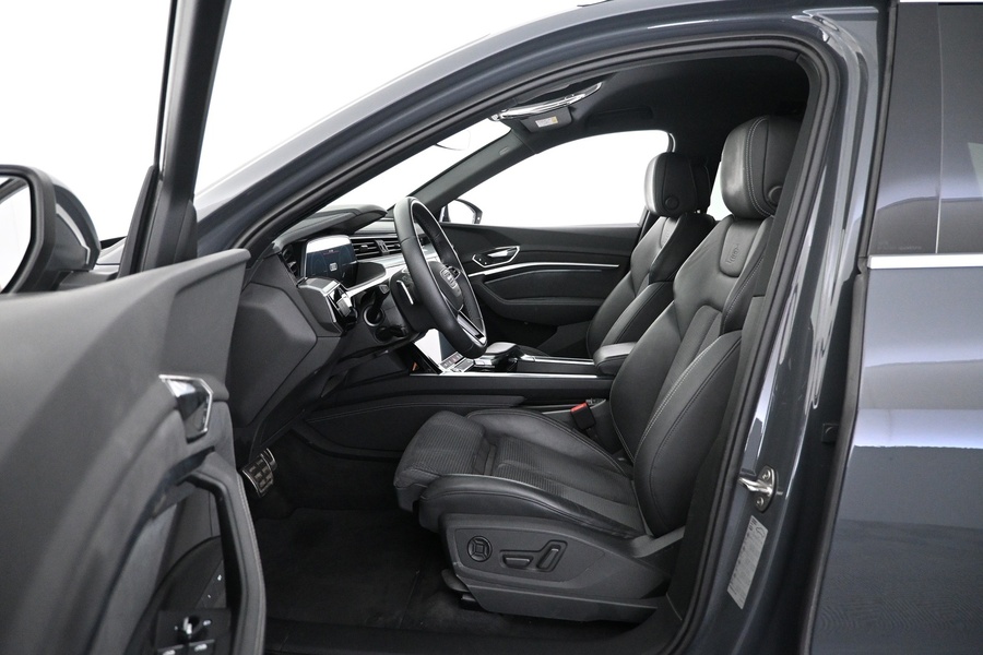 Audi Q8 e-tron vaihtoauto