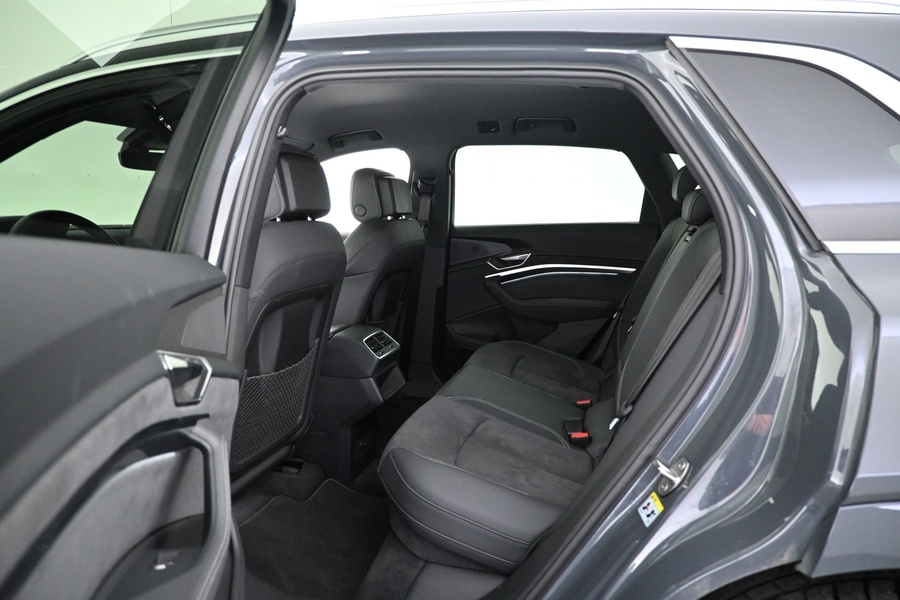 Audi Q8 e-tron vaihtoauto