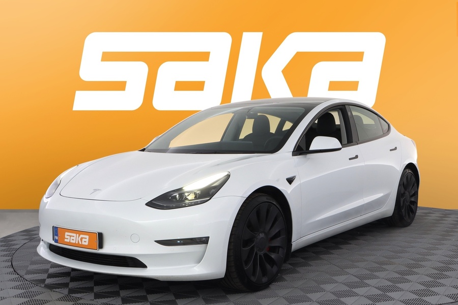 Tesla Model 3 vaihtoauto
