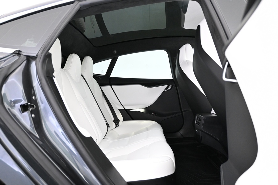 Tesla Model S vaihtoauto