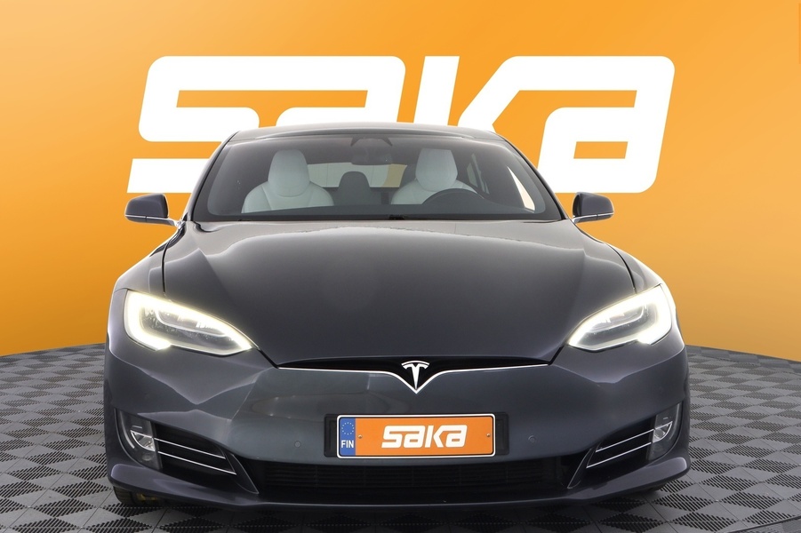 Tesla Model S vaihtoauto