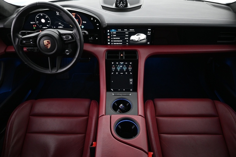 Porsche Taycan vaihtoauto