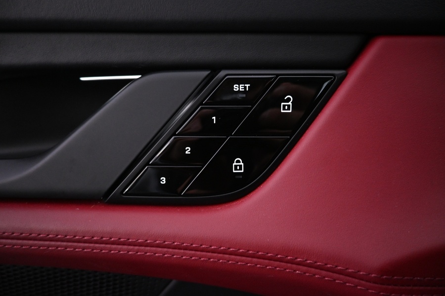 Porsche Taycan vaihtoauto