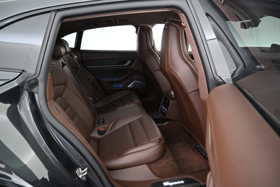 Porsche Taycan vaihtoauto