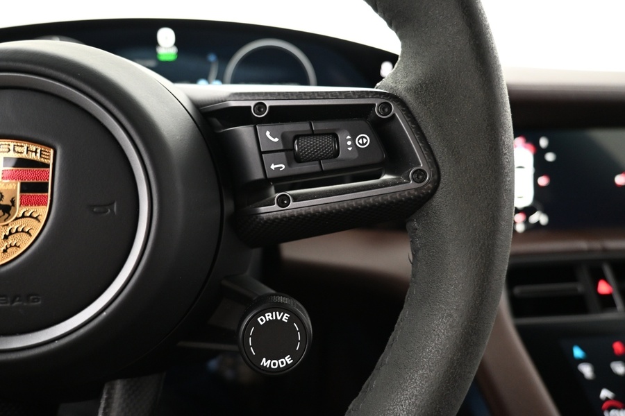 Porsche Taycan vaihtoauto