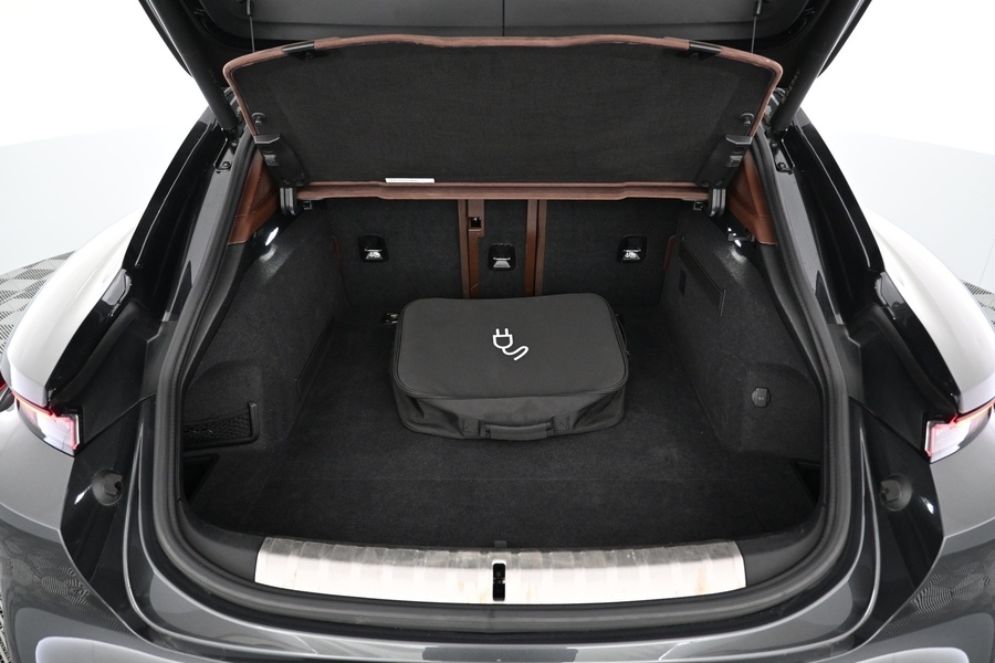 Porsche Taycan vaihtoauto