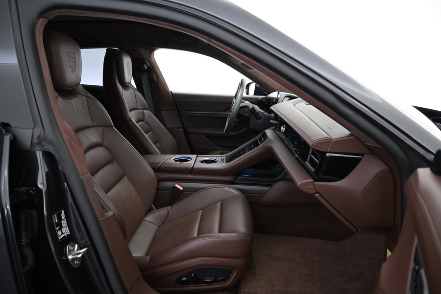 Porsche Taycan vaihtoauto