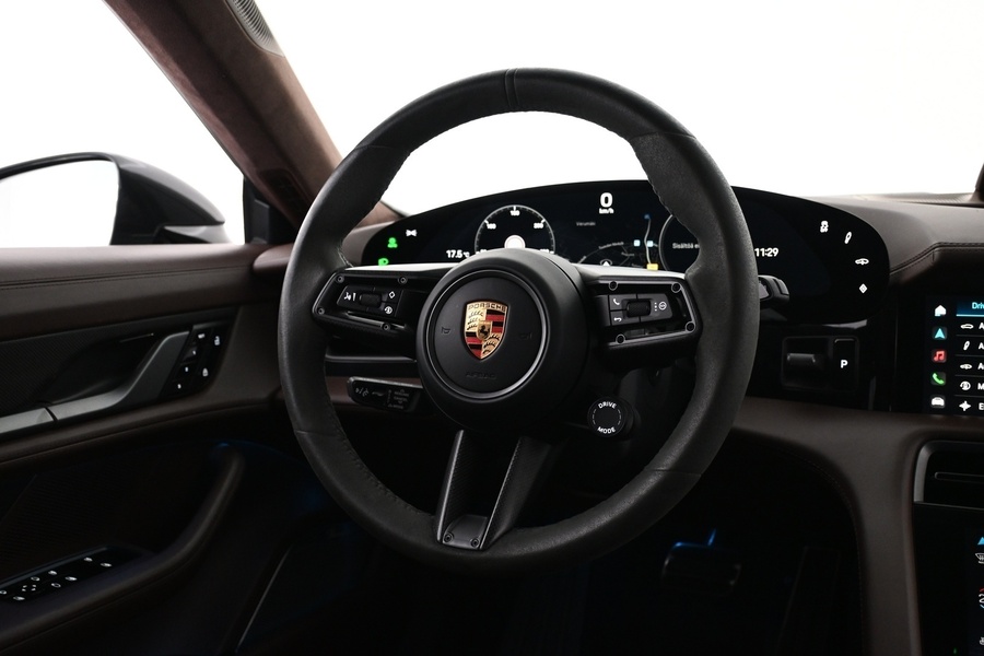 Porsche Taycan vaihtoauto