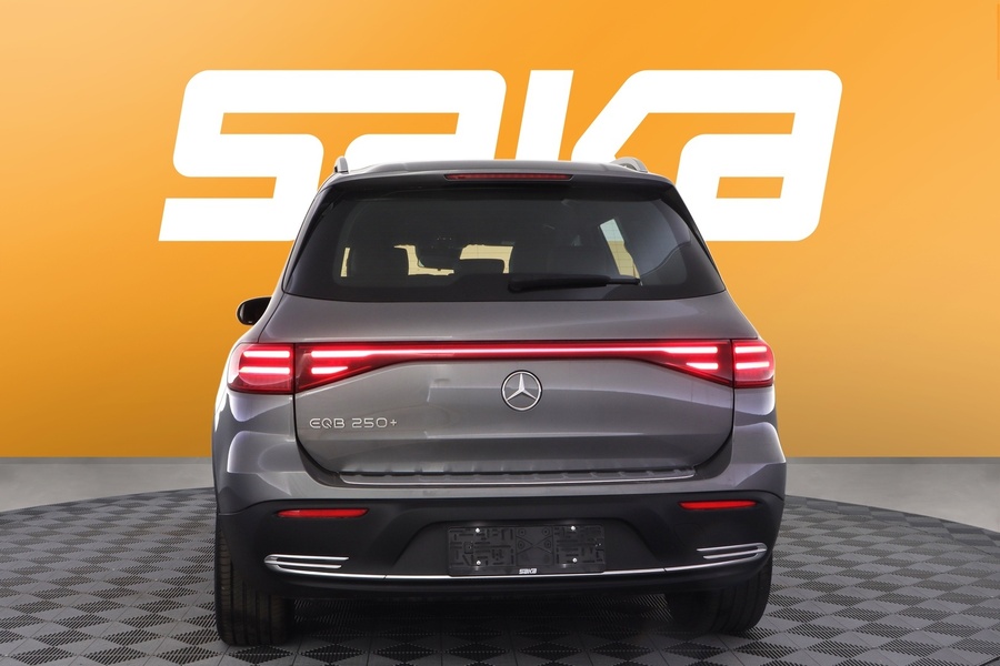 Mercedes-Benz EQB vaihtoauto